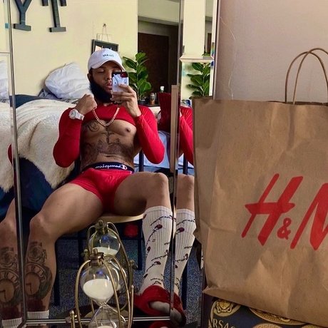 Naken läckt OnlyFans-bild av Ty Da Body