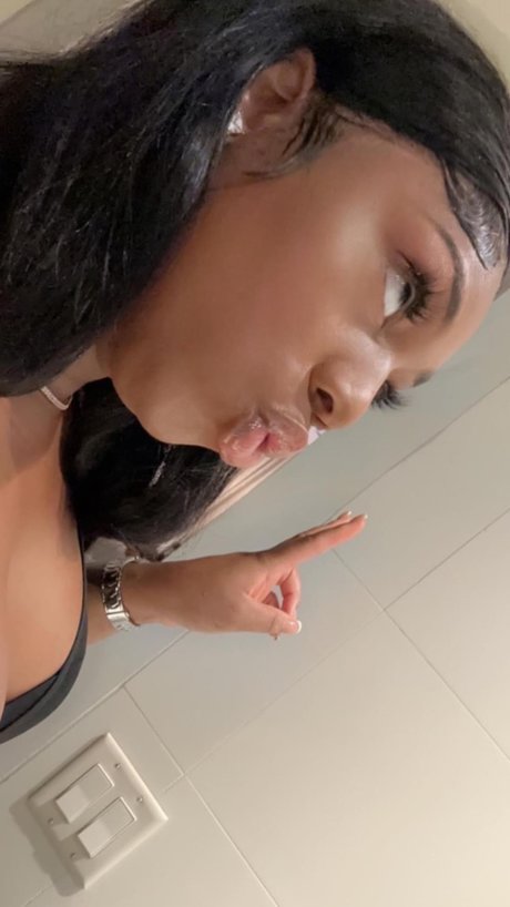 Photo nue de fuite OnlyFans de Dream East