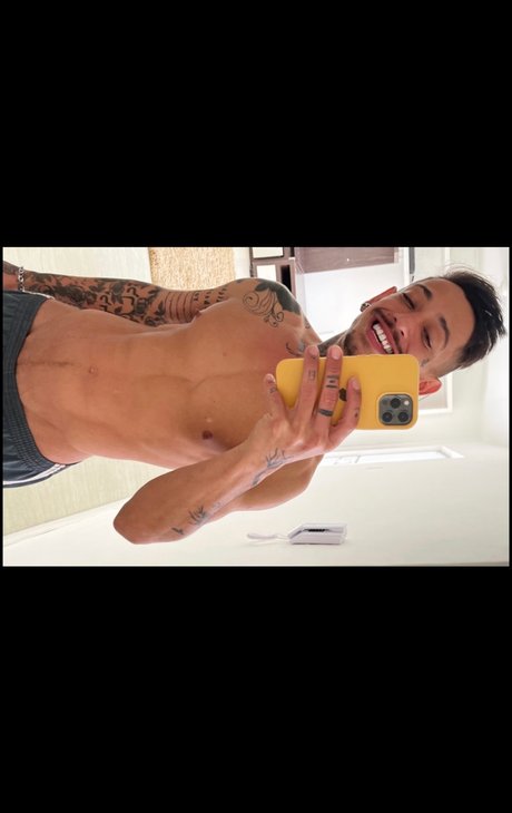 Naken läckt OnlyFans-bild av Gean Polinski