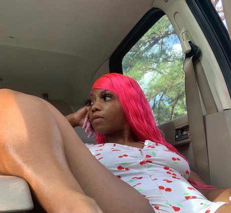 Naken läckt OnlyFans-bild av Miss Ebony 