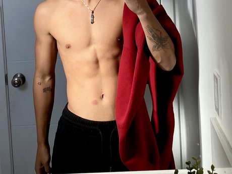 Alaston vuotanut OnlyFans-kuva Dylon 