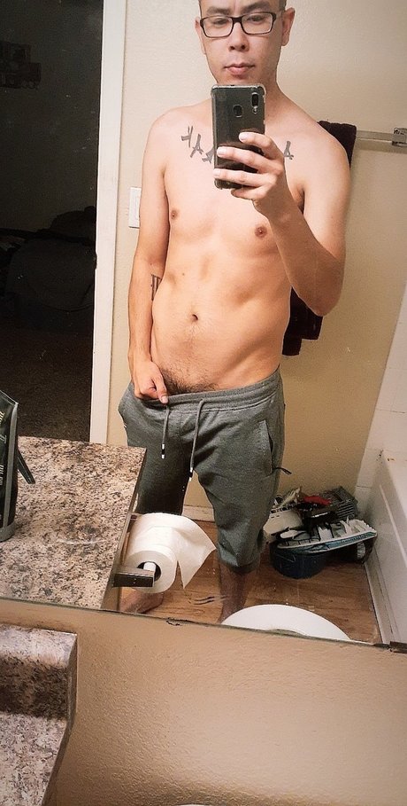 Naken läckt OnlyFans-bild av Daddy