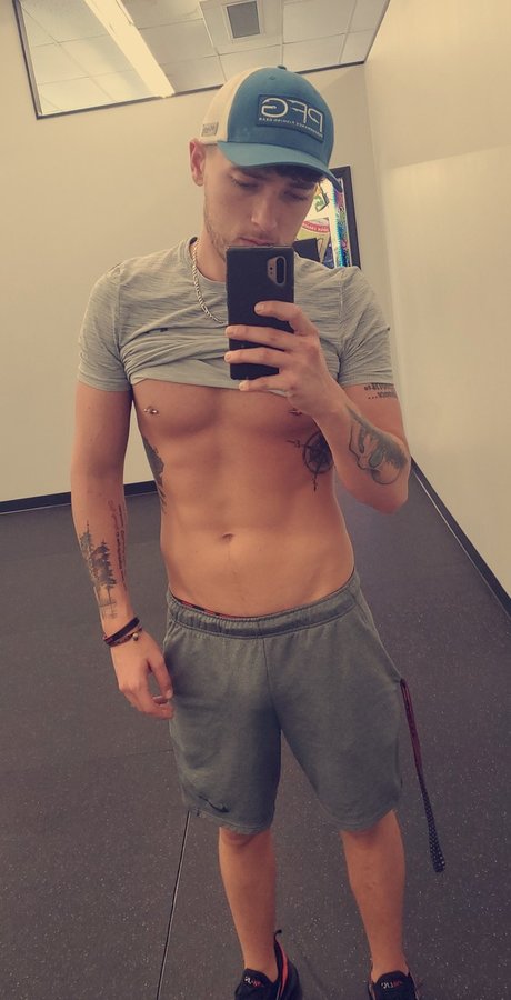 Alasti lekkinud OnlyFans-i pilt Shane