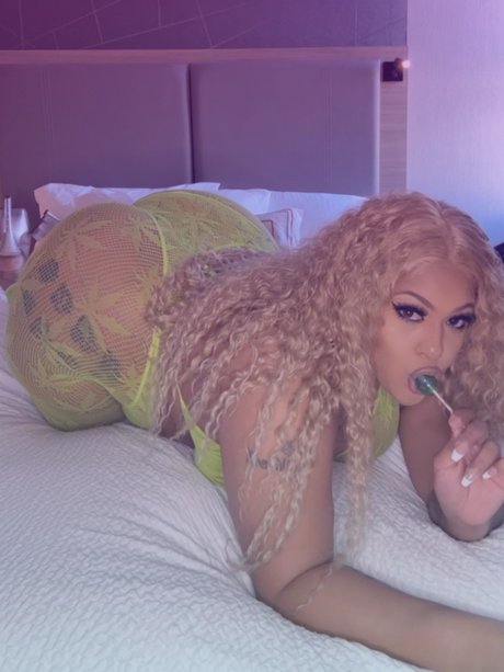 Naken läckt OnlyFans-bild av Msnunucakey