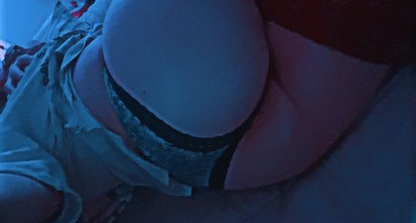 Alasti lekkinud OnlyFans-i pilt Mystie