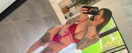 Foto nua vazada do OnlyFans de Erica Fett
