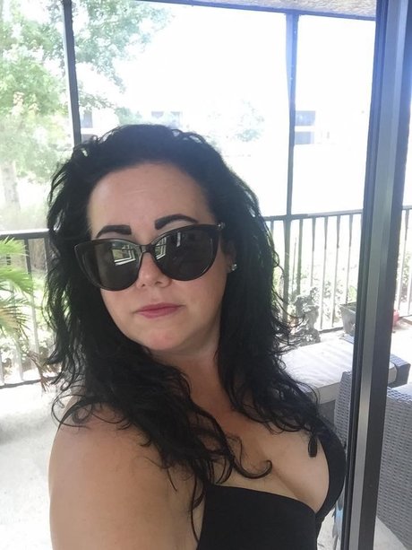 Photo nue de fuite OnlyFans de Ellie