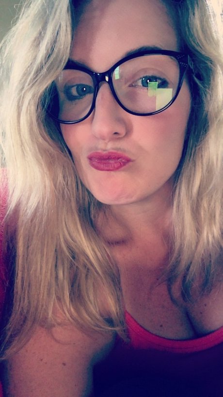 Nøgent lækket OnlyFans-billede af Curvycaligirlgonesouth