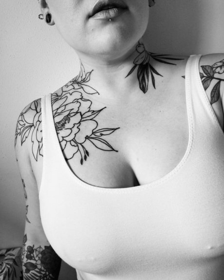 Naakte gelekte OnlyFans-foto van Myblackdahlia