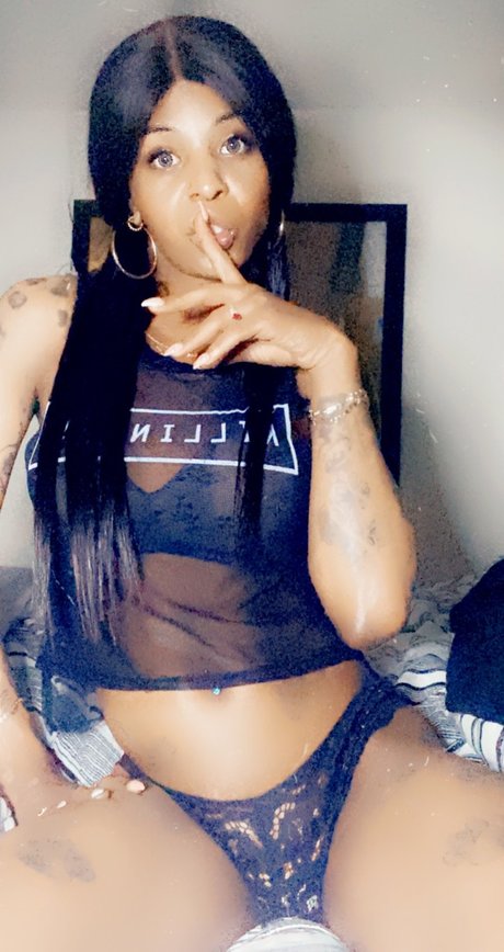 Nacktes geleaktes OnlyFans-Foto von Badgirlmyah757