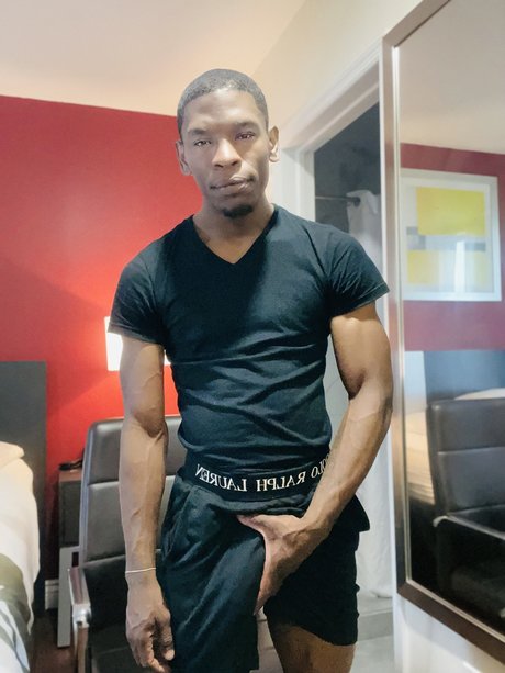 Alasti lekkinud OnlyFans-i pilt Myuniquetemple