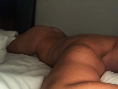 Naakte gelekte OnlyFans-foto van Matty
