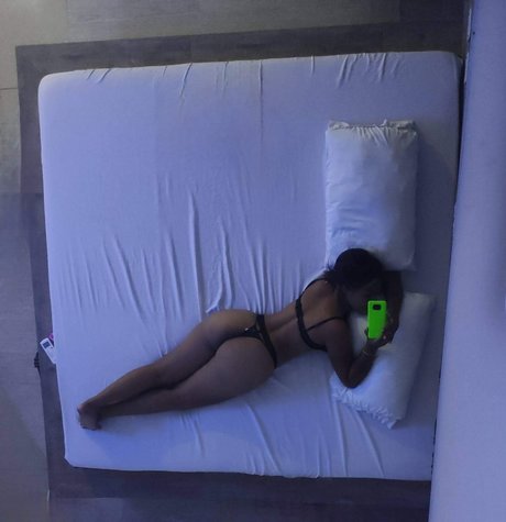 Naken läckt OnlyFans-bild av Nalgaria