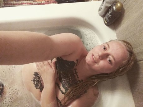 Naken läckt OnlyFans-bild av Sierra Smith