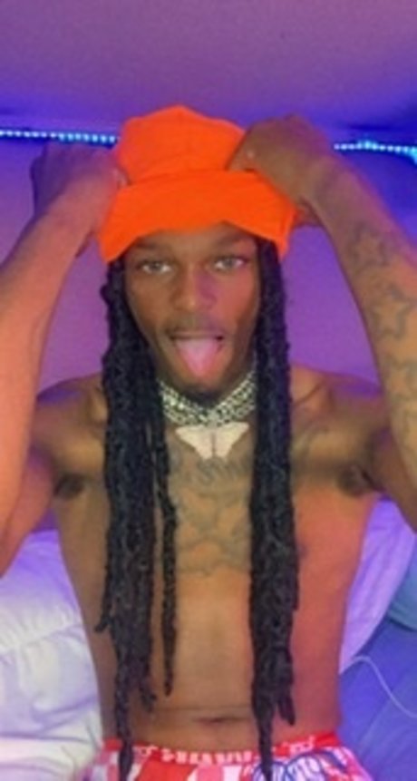 Naken läckt OnlyFans-bild av Nairobi