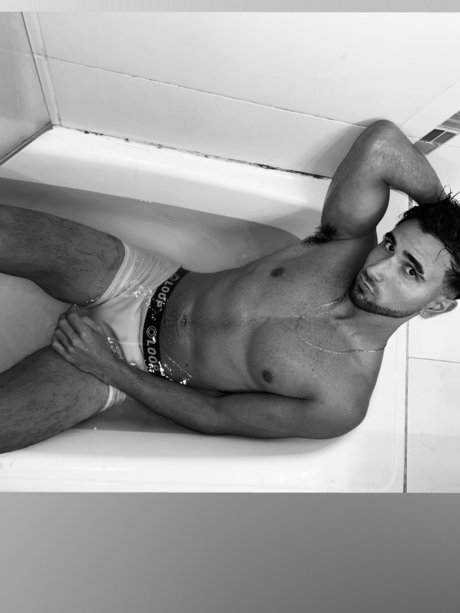 Naakte gelekte OnlyFans-foto van Naickerxx