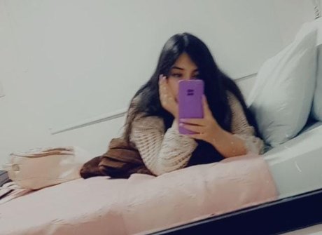 Naken läckt OnlyFans-bild av Nahomy Miller