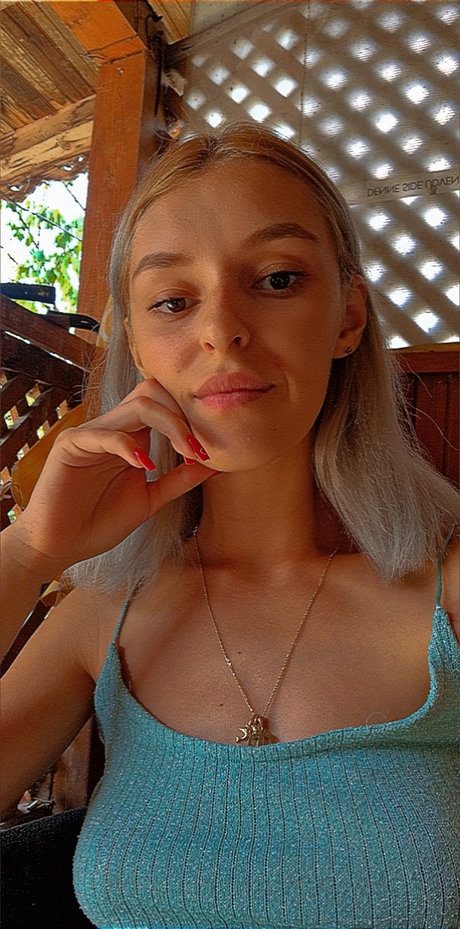 Naken läckt OnlyFans-bild av Denisa