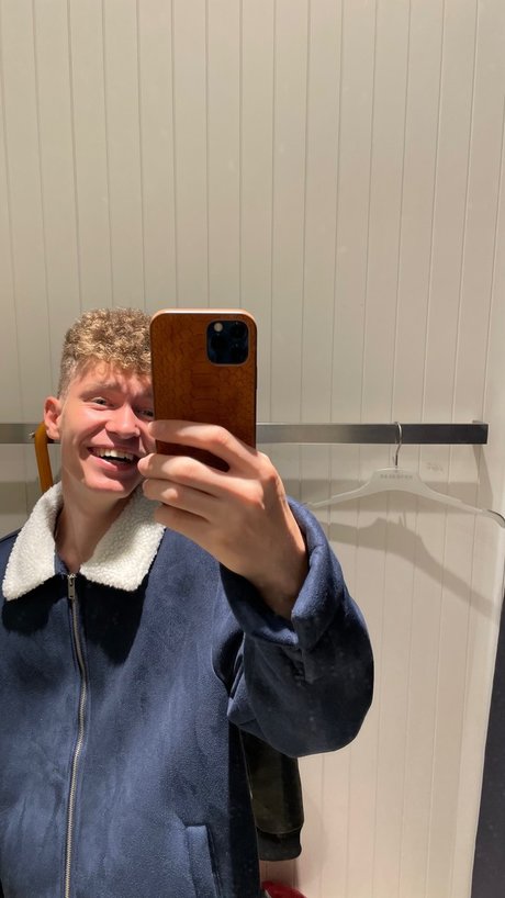 Nahá fotka uniklých OnlyFans od Daniel