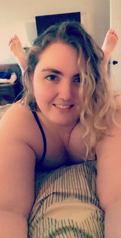 Nagie wyciekłe zdjęcie OnlyFans od Curvy Corn 