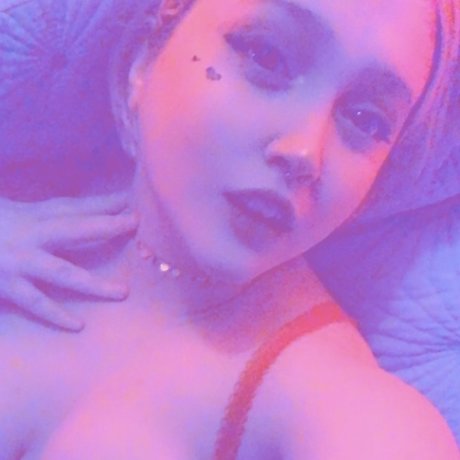 Nahá fotka uniklých OnlyFans od Enby Evergreen