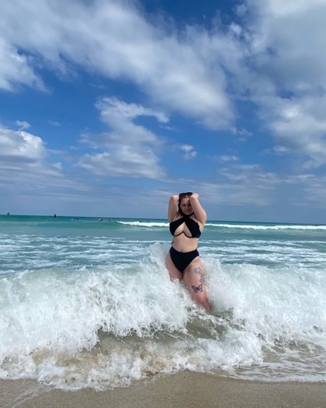 Naken läckt OnlyFans-bild av Erin Renee