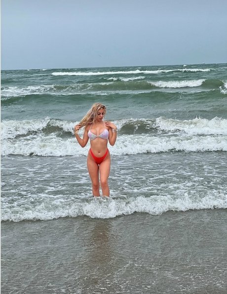 Alaston vuotanut OnlyFans-kuva      