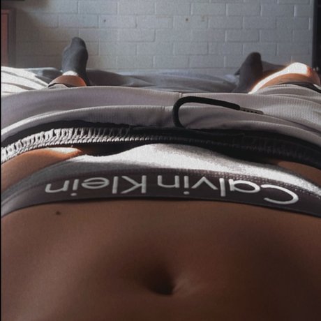 Naken läckt OnlyFans-bild av Emerson
