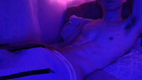 Alaston vuotanut OnlyFans-kuva Roman Angel