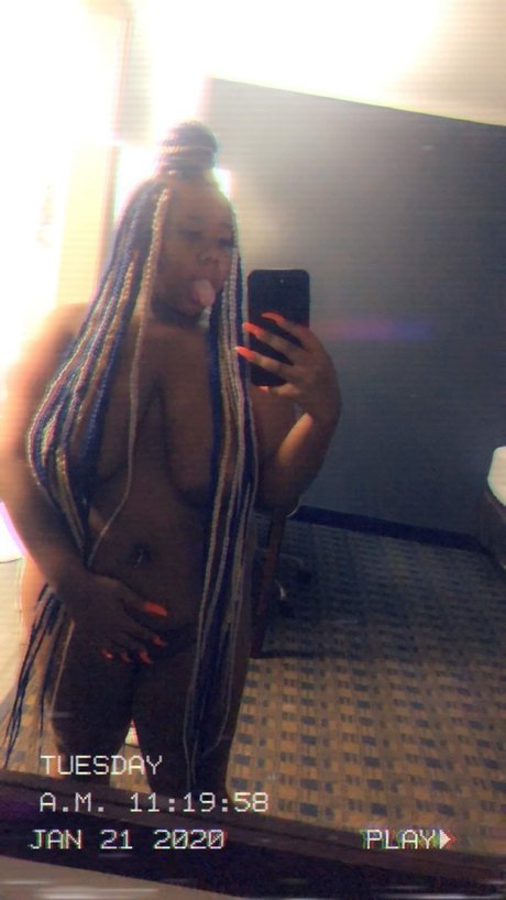 Alaston vuotanut OnlyFans-kuva Fatty 