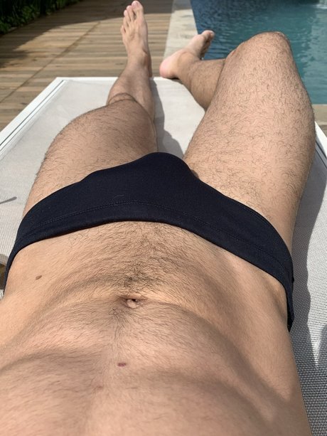 Alaston vuotanut OnlyFans-kuva Dotsp