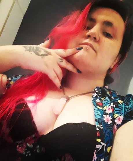 Naken läckt OnlyFans-bild av Dark Peach Demon