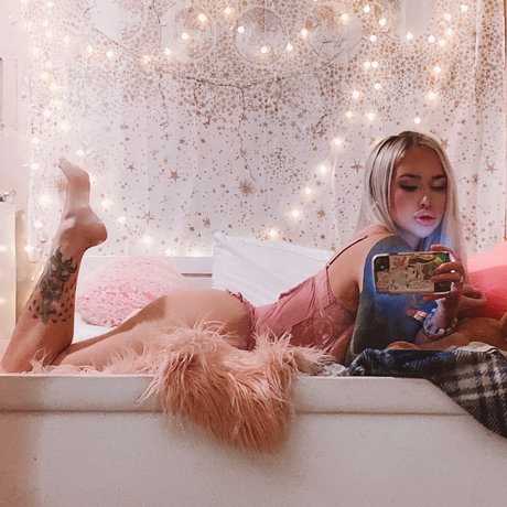 Nagie wyciekłe zdjęcie OnlyFans od Sumr