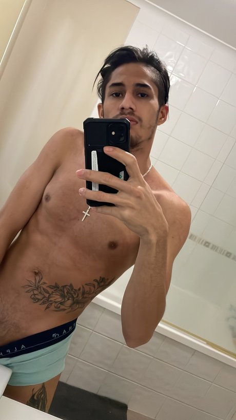 Naakte gelekte OnlyFans-foto van Cesarv