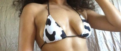 Naakte gelekte OnlyFans-foto van Valencia Valentine