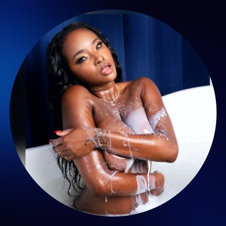 Nagie wyciekłe zdjęcie OnlyFans od Naomi Foxxx Vip