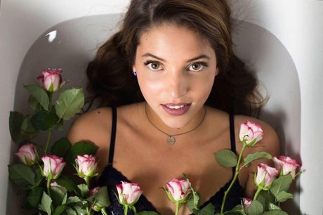 Naken läckt OnlyFans-bild av Naoma