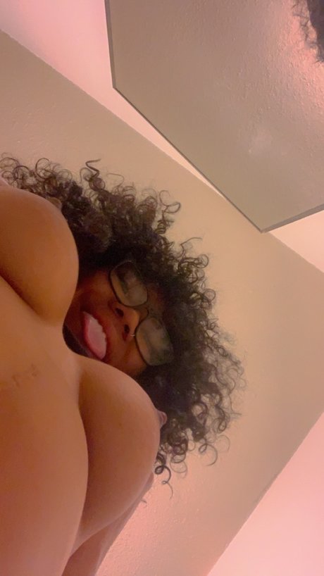 Naken läckt OnlyFans-bild av Miss Ruby Red