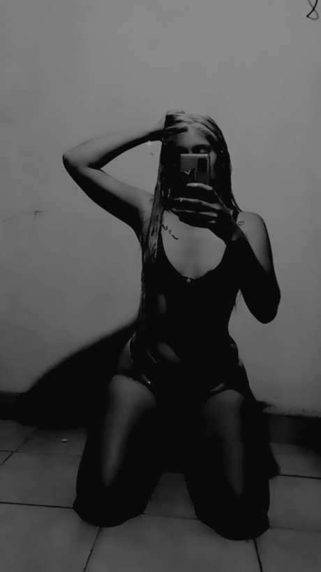 Naken läckt OnlyFans-bild av Nanii