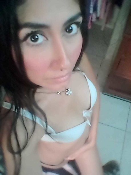 Naken lekkede OnlyFans-bilde av Nancy Sofa
