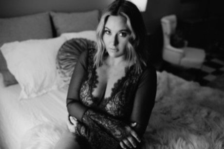 Alasti lekkinud OnlyFans-i pilt Courtney Shults