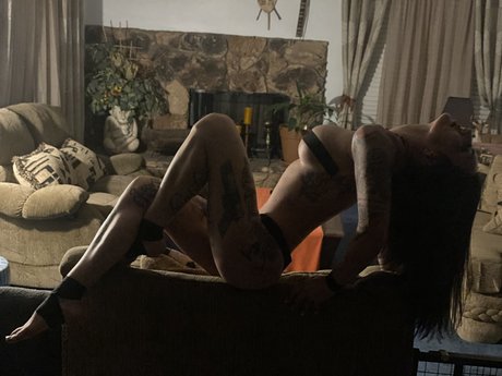 Naken lekkede OnlyFans-bilde av Holly Jay