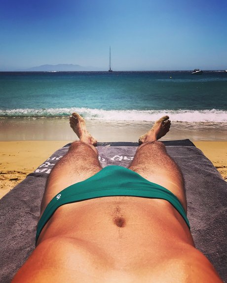 Naken läckt OnlyFans-bild av Dji