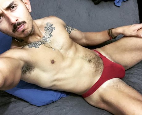 Foto nua vazada do OnlyFans de El Cazador