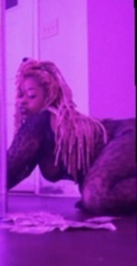 Nagie wyciekłe zdjęcie OnlyFans od  Coco The Goldie 