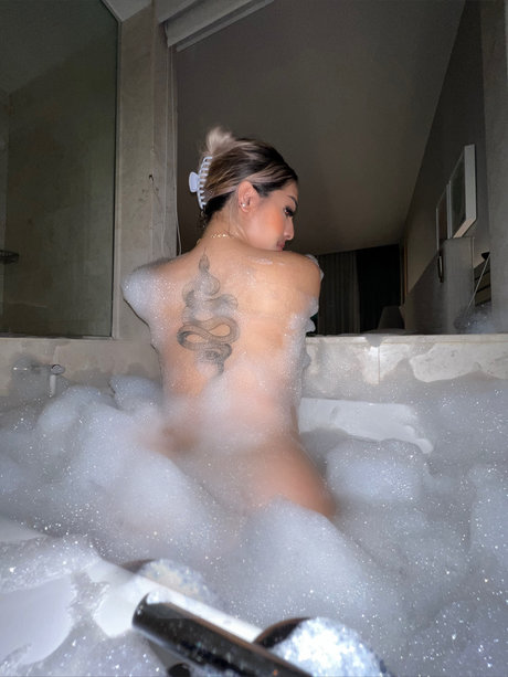 Nøgent lækket OnlyFans-billede af Nami