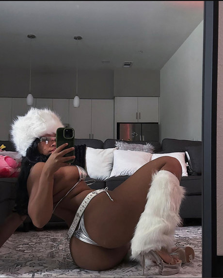 Naken läckt OnlyFans-bild av Natural Beauty