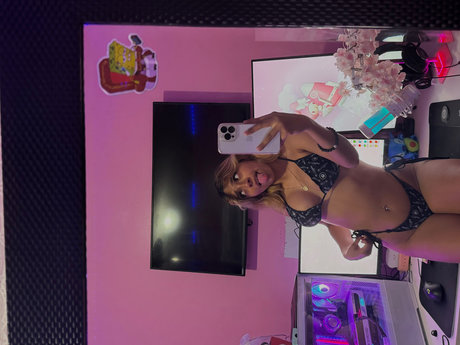Nacktes geleaktes OnlyFans-Foto von Nathalia Garcia