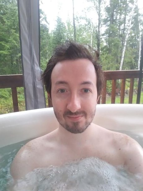 Alasti lekkinud OnlyFans-i pilt Nathan Zweihander