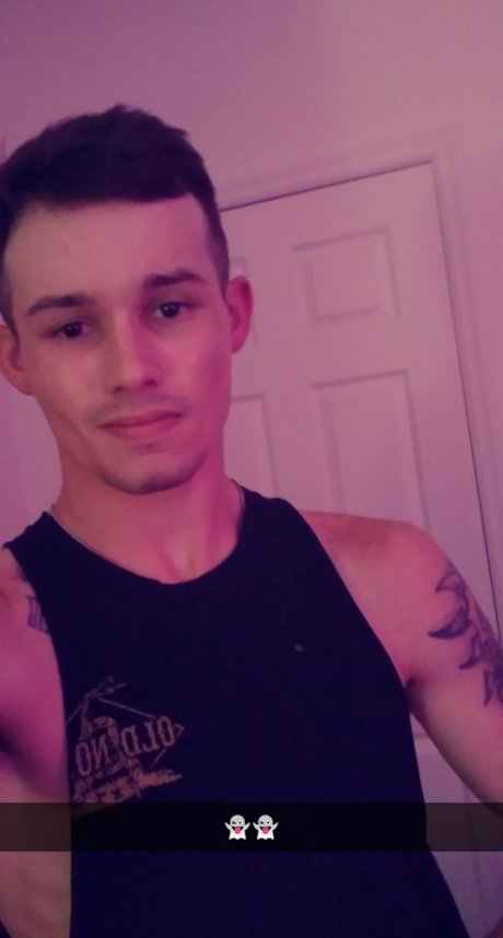 Alasti lekkinud OnlyFans-i pilt Nathan Snow